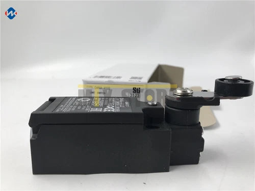 1pcs   Ones D4NA-4122 D4NA4122 Omron   Limit Switch #P