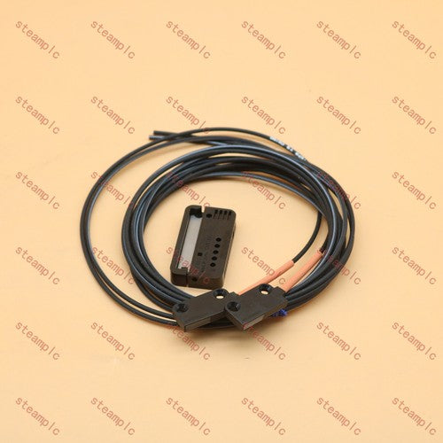 OMRON  ONE fiber optic sensor E32-ZT16PR E32-ZT16PR 2M spot stock