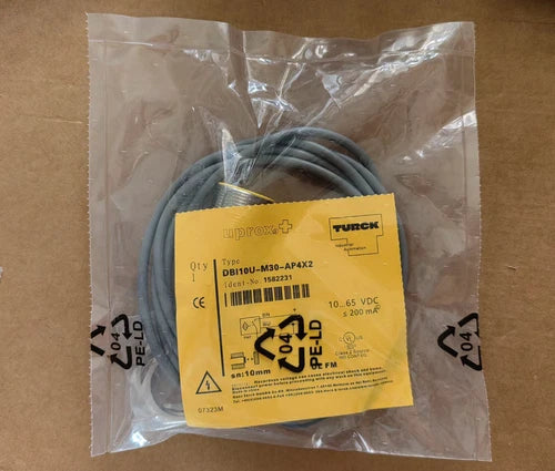 1PC  For  Inductive sensor PNP   DBI10U-M30-AP4X2 1582231