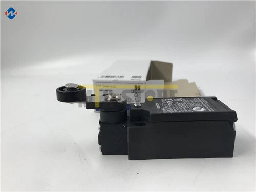 1pcs   Ones D4NA-4122 D4NA4122 Omron   Limit Switch #P