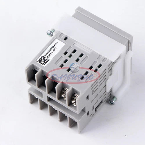 1PCS  E5CSL-QTC 100-240VAC    Temperature Controller