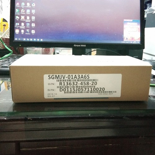 1ps  yaskawa SGMJV-01A3A6S AC SERVO MOTOR in box Fast Delivery