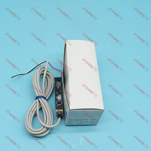 OMRON  E3XR-CE4 E3XR CE4 12-24VDC Photoelectric Sensor spot stock