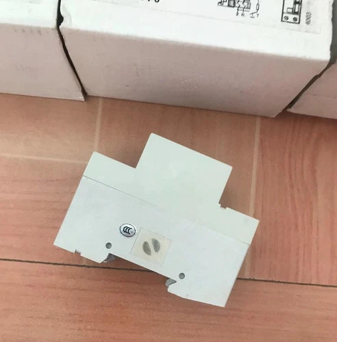 1pc  Circuit Breakers   5SM3 314-0 2P 40A