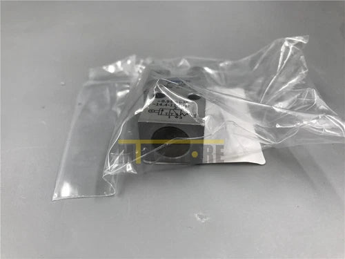 Festo R-3-M5 3629 Roller Lever Valve #P