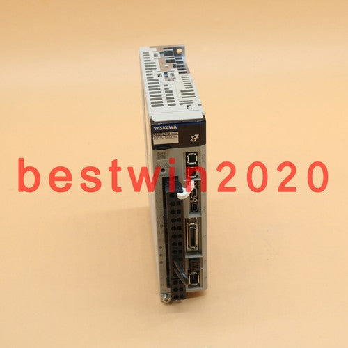one   Yaskawa SGD7S-1R6A20A Servo Driver in box Fast Delivery