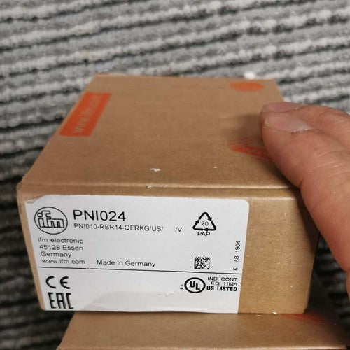 For IFM PNI024  pressure switch Free Shipping