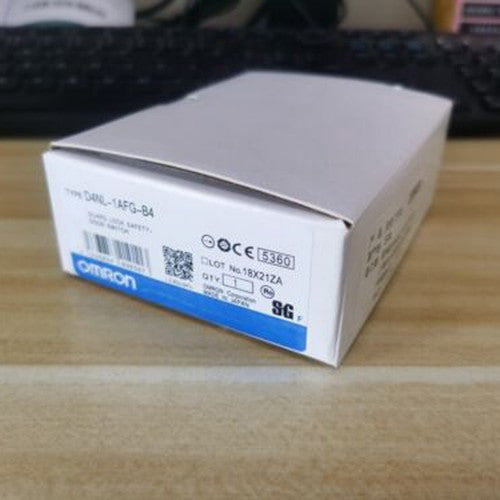1PCS OMRON  D4NL-1AFG-B4 D4NL1AFGB4 Safety Door Switch FAST SHIP